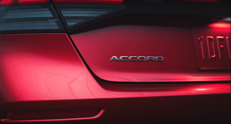 Looping video of the 2025 Honda Accord.